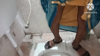 Indian step mom in blue saree openly fucking with young stepson