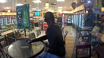 Meneirinha patricinha dá mole na noite paulistana e o negao não perdoa fodi sua bucetinha rosada com gosto