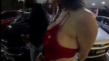 Meneirinha patricinha dá mole na noite paulistana e o negao não perdoa fodi sua bucetinha rosada com gosto