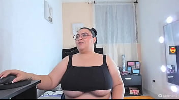 Karla rocks her body to justin timberlake song