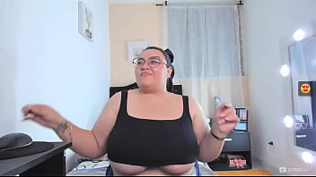 Karla rocks her body to justin timberlake song Karla rocks her body to justin timberlake song