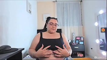 Karla rocks her body to justin timberlake song