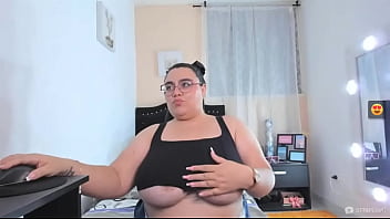 Karla rocks her body to justin timberlake song