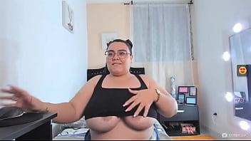 Karla rocks her body to justin timberlake song