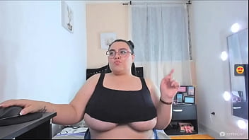 Karla rocks her body to justin timberlake song