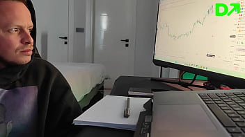 My sexy stepsister prevents me from learning trading