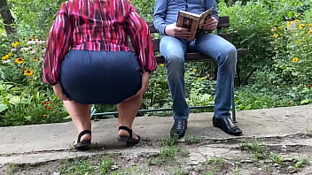 Mother in law with a huge sexy ass pisses next to me