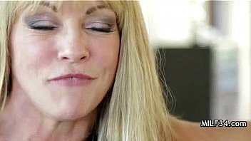 Incredibly Hot Cougar Hardcore Pussy Pounding thumbnail