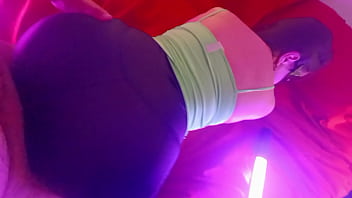 La mejor amiga de mi esposa es una puta le encanta follar por dinero a escodidas de su marido 3