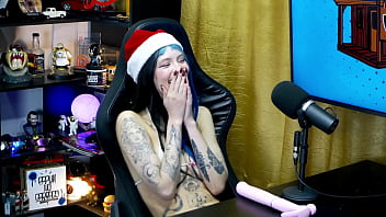 Psy lunar ficou cheia de tesão no meio do podcast começou a se dedar bem gostoso que delicia podcast pápum no barraco