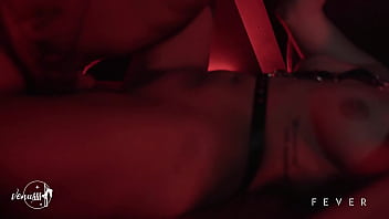 Linda novata de casa fetichista no seu primeiro video amador sendo fodida