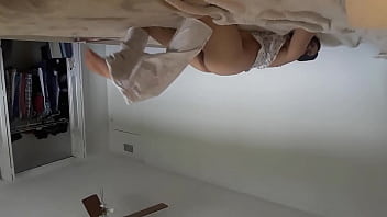 Mendra fucks vibrator