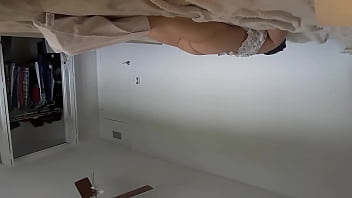 Mendra fucks vibrator