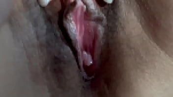 車でよだれが垂れそうなくらい気持ちいいクチュクチュオナニーしてしまいました…