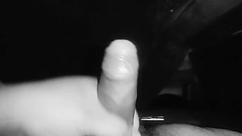 Latino se masturba pensando en su ex