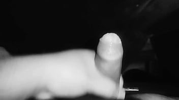 Latino se masturba pensando en su ex