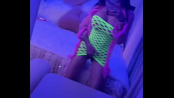 Esperando al primero ksnsnsnnsks ando re caliente