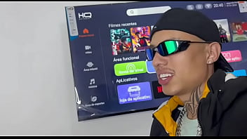 Brinquedo realiza sonho de fã grava com ela e o amigo participa foi muita rola na ninfeta