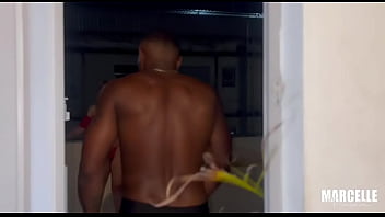 Bbc atravessou meu cu socou com força até eu gozar e sangrar meu cu