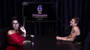 Tirou a roupa após a convidada falar que faz conteúdo de rotina nas redes sociais tem muito fã na cidade e não deixa as coisas te afetar caroleta roots watch sheer red