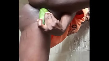 I sucked the cucumber f*cked it then licked my pussy juice off it messy throat & wet pussy – i used the cucumber so nasty