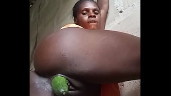 I sucked the cucumber f*cked it then licked my pussy juice off it messy throat & wet pussy – i used the cucumber so nasty