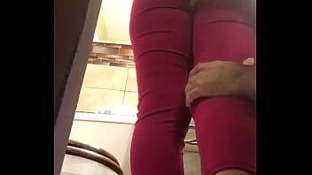 Las hermosas nalgas de esta mujersota hermosa