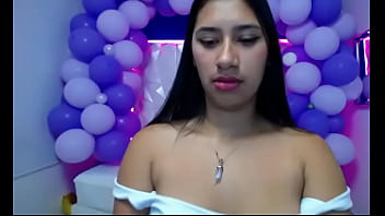 Dayanna4k golpeandose las tetas muy rico y delicioso