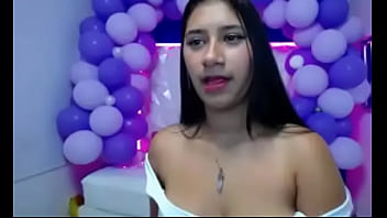 Dayanna4k golpeandose las tetas muy rico y delicioso