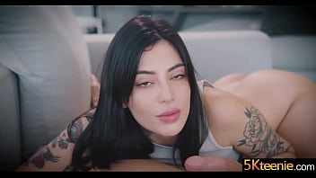 Cum blasts her pretty face