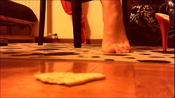 I crush you completely with very high heels 4k