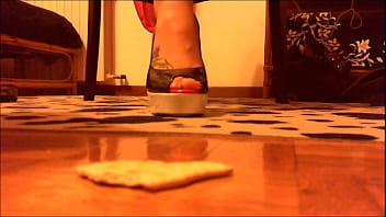 I crush you completely with very high heels 4k
