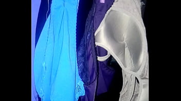 Bragas Tendidos En El Patio thumbnail