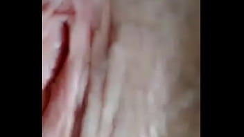 Sambista tocando samba