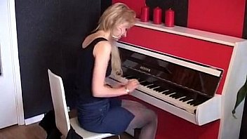 Blonde amateur gone wild when getting satiated with cock