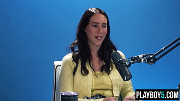 Brunette cougar pornstar candence lux likes to touch herself intensely