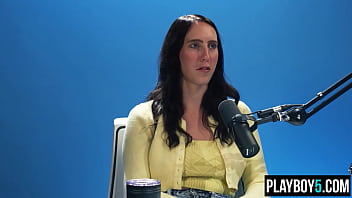 Brunette cougar pornstar candence lux likes to touch herself intensely