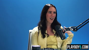 Brunette cougar pornstar candence lux likes to touch herself intensely