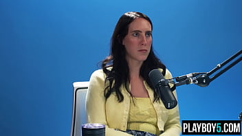 Brunette cougar pornstar candence lux likes to touch herself intensely