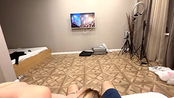 Netflix and chill with stepsister juicy fuck and massive cumshot on face