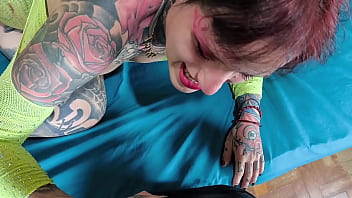 Estreando a gostosa rabuda da punk loka comi o rabao dela sem camisinha safada demais