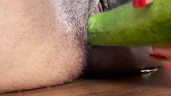 पति की अनुपस्थिति में उसने जमीन के बजाय खीरे का इस्तेमाल किया पूर्ण Xxx पोर्न एचडी एमएमएस भाग 2 thumbnail