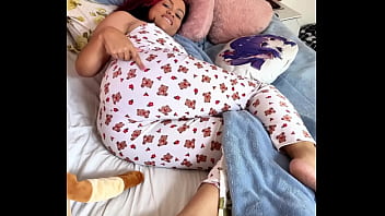 Chubby bbw goddess in panties farts on bed then invites you to smell all night