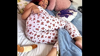 Chubby bbw goddess in panties farts on bed then invites you to smell all night