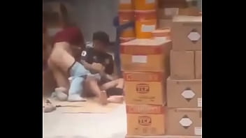 Grabación de vídeo con masajista latina de culo grande