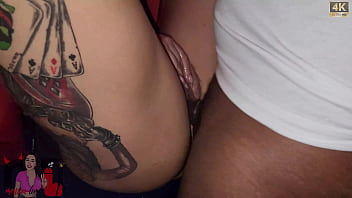 Negão pauzudo fode casada que estava toda amarrada e jorra leite a puta marido corno só serve de lubrificante na masmorra tcheca czech completo no red