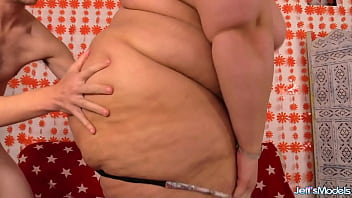 Gigantic plumper erin green bangs a skinny guy Gigantic plumper erin green bangs a skinny guy