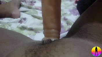 Garota de programa saliente do corpo atlético