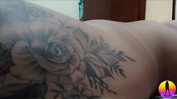 Garota de programa saliente do corpo atlético