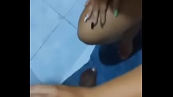 Fui submissa para meu primeiro comedor quis mostrar que eu era boazinha tomei a mijada dele